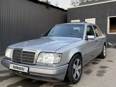 Mercedes-Benz E 320 1995 года за 4 280 000 тг. в Алматы