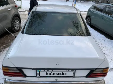 Mercedes-Benz E 220 1993 года за 1 200 000 тг. в Алматы – фото 16