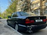 BMW 525 1992 года за 2 000 000 тг. в Шымкент – фото 2