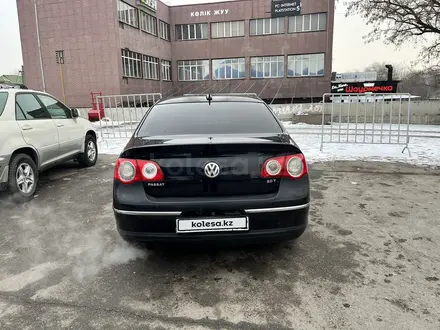 Volkswagen Passat 2005 года за 3 600 000 тг. в Алматы – фото 8