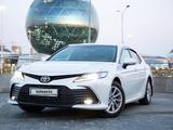 Toyota Camry 2021 года за 14 800 000 тг. в Астана – фото 2
