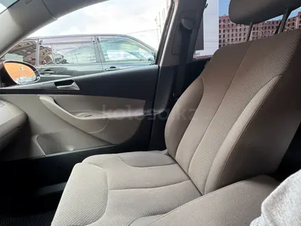 Volkswagen Passat 2009 года за 3 600 000 тг. в Костанай – фото 23