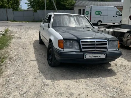 Mercedes-Benz E 200 1993 года за 1 700 000 тг. в Шымкент – фото 3