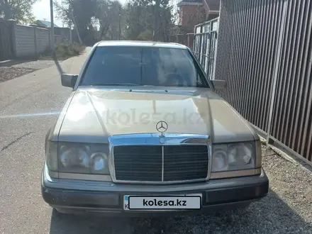 Mercedes-Benz E 230 1990 года за 1 700 000 тг. в Талдыкорган