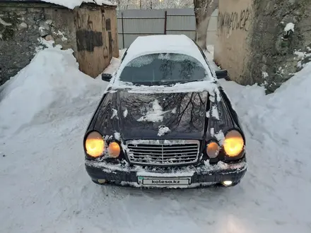 Mercedes-Benz E 420 1996 года за 2 900 000 тг. в Алматы