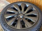 Кованные диски на Range Rover с резиной Michelin 23 размер за 1 800 000 тг. в Алматы