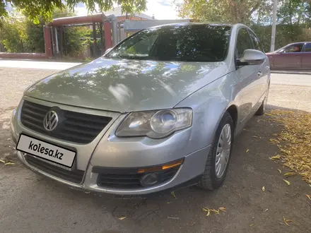 Volkswagen Passat 2005 года за 2 750 000 тг. в Караганда – фото 17