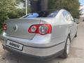 Volkswagen Passat 2005 года за 2 750 000 тг. в Караганда – фото 9