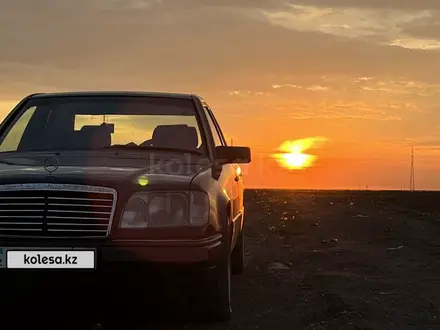 Mercedes-Benz E 220 1994 года за 2 000 000 тг. в Астана – фото 15