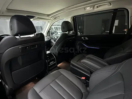 BMW X7 2022 года за 42 000 000 тг. в Алматы – фото 14