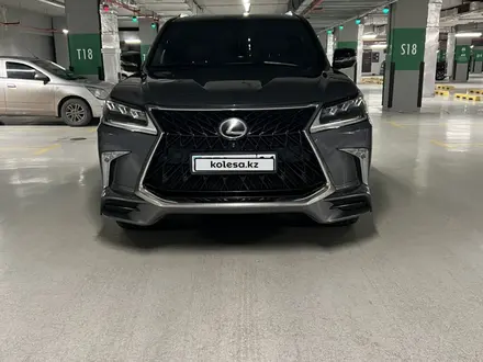 Lexus LX 570 2020 года за 50 000 000 тг. в Астана