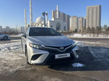 Toyota Camry 2019 года за 13 000 000 тг. в Астана – фото 9