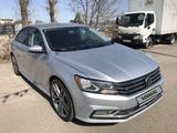 Volkswagen Passat 2018 года за 7 200 000 тг. в Алматы