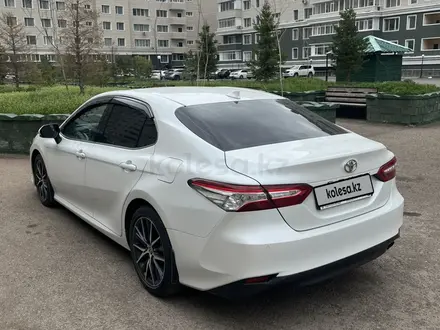 Toyota Camry 2021 года за 17 990 000 тг. в Астана – фото 3