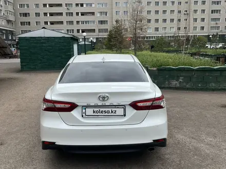 Toyota Camry 2021 года за 17 990 000 тг. в Астана – фото 4