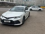 Toyota Camry 2021 года за 18 000 000 тг. в Астана – фото 2