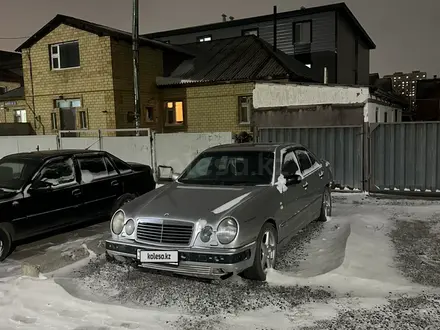 Mercedes-Benz E 280 1997 года за 1 880 000 тг. в Астана