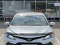 Toyota Camry 2021 годаfor18 000 000 тг. в Актобе – фото 2