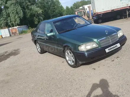 Mercedes-Benz C 180 1994 года за 1 650 000 тг. в Павлодар – фото 2