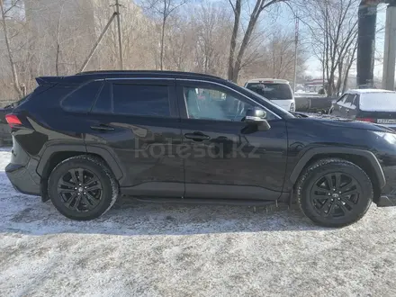 Toyota RAV4 2021 года за 18 500 000 тг. в Павлодар