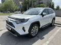 Toyota RAV4 2021 года за 18 900 000 тг. в Алматы – фото 8