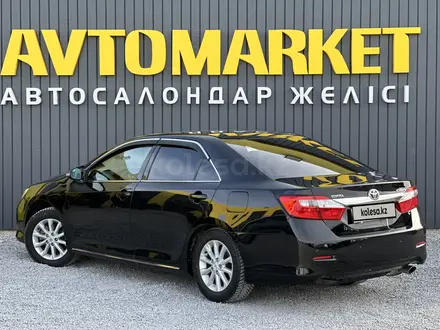 Toyota Camry 2012 года за 8 790 000 тг. в Актобе – фото 4