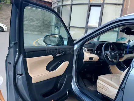 Toyota Highlander 2023 года за 27 000 000 тг. в Алматы – фото 8