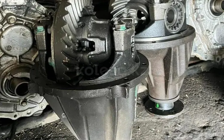 Редуктор передний 37 8 на Nissan Patrol за 1 000 тг. в Алматы
