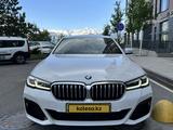 BMW 530 2022 года за 32 300 000 тг. в Алматы