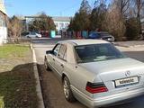 Mercedes-Benz E 200 1994 года за 1 600 000 тг. в Тараз – фото 4