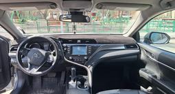 Toyota Camry 2020 года за 12 800 000 тг. в Тараз – фото 2