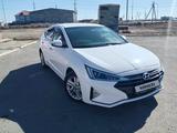 Hyundai Elantra 2019 года за 9 000 000 тг. в Атырау – фото 2