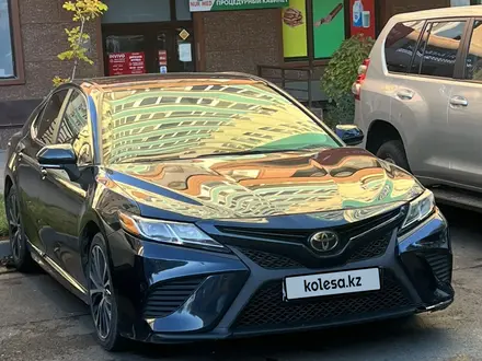 Toyota Camry 2019 года за 13 000 000 тг. в Алматы