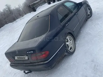 Mercedes-Benz E 320 1998 года за 2 520 000 тг. в Караганда – фото 3