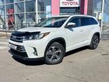 Toyota Highlander 2017 года за 18 990 000 тг. в Усть-Каменогорск