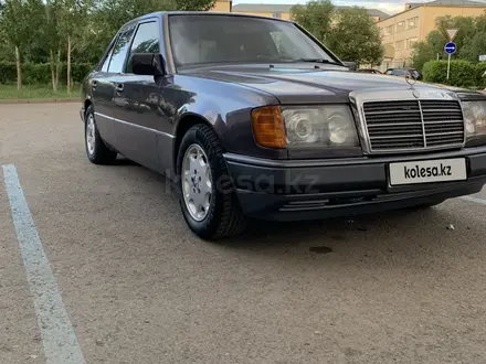 Mercedes-Benz E 230 1992 года за 1 700 000 тг. в Астана