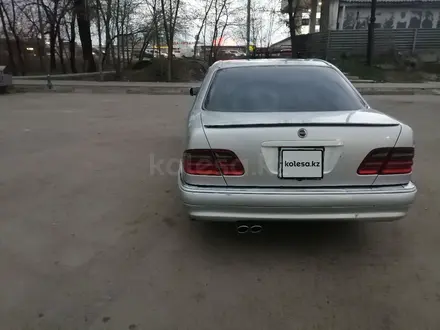 Mercedes-Benz E 430 1995 года за 3 600 000 тг. в Алматы – фото 4