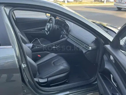 Hyundai Elantra 2024 года за 8 300 000 тг. в Алматы – фото 15