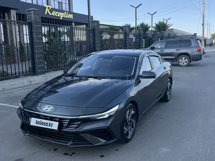 Hyundai Elantra 2024 года за 8 300 000 тг. в Алматы – фото 2
