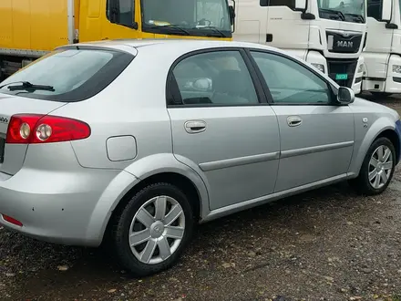 Chevrolet Lacetti 2008 года за 750 000 тг. в Актобе – фото 3