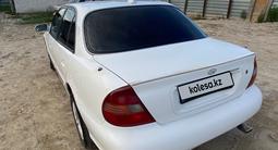 Hyundai Sonata 1998 года за 750 000 тг. в Атырау – фото 4