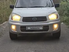 Toyota RAV4, 2005