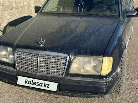 Mercedes-Benz E 280 1994 года за 1 700 000 тг. в Караганда