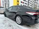 Toyota Camry 2019 годаfor14 600 000 тг. в Астана – фото 2