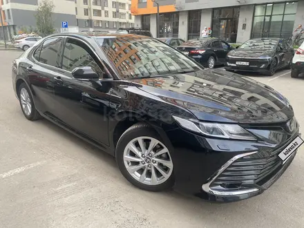 Toyota Camry 2023 года за 17 200 000 тг. в Астана – фото 4