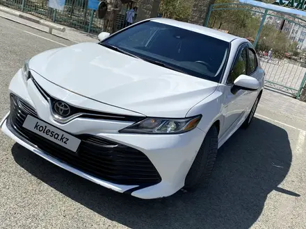 Toyota Camry 2020 года за 11 200 000 тг. в Кульсары – фото 13