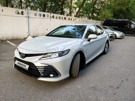 Toyota Camry 2021 года за 13 900 000 тг. в Алматы