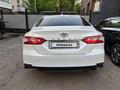 Toyota Camry 2021 года за 13 900 000 тг. в Алматы – фото 17