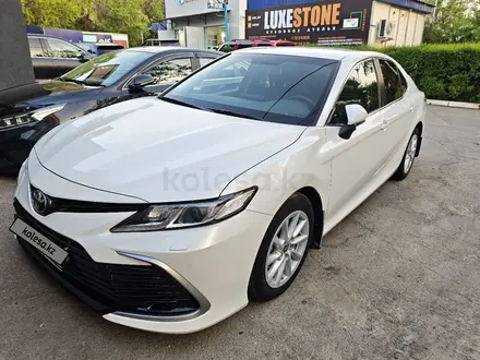 Toyota Camry 2021 года за 13 900 000 тг. в Алматы – фото 21