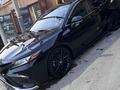 Toyota Camry 2021 года за 14 500 000 тг. в Кызылорда – фото 2